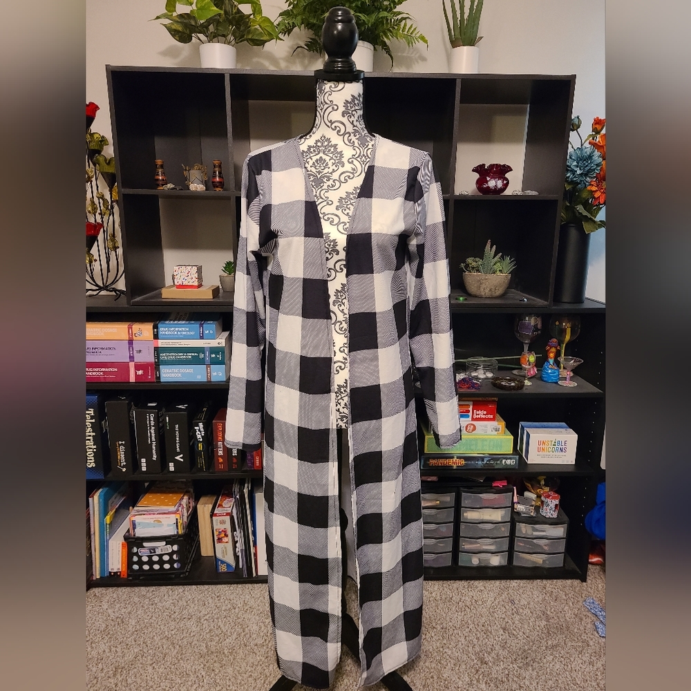 Hipster Row Black & White Plaid Long Cardigan Large